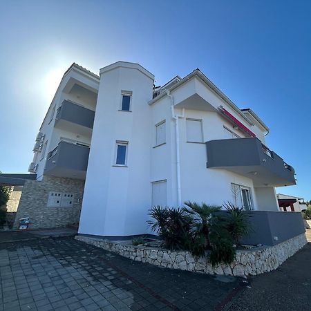 Apartment Karlo Novalja Luaran gambar